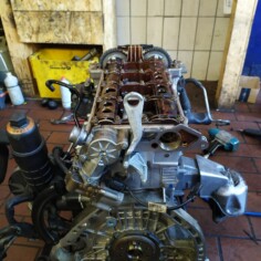 Nockenwellen und neue Versteller montiert